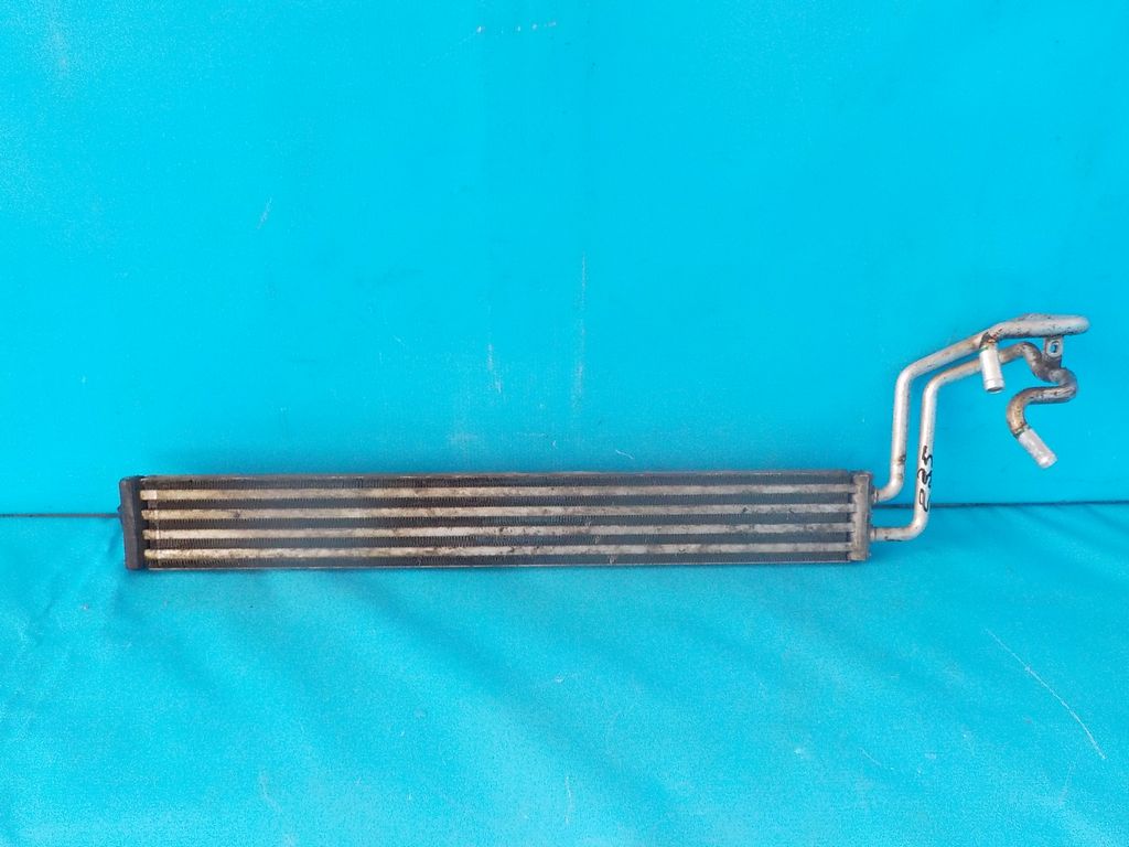 Ml320 радиатор гур. Радиатор гидроусилителя на туарег 2008г. Радиатор гур туарег. Радиатор гидроусилителя руля туарег nf. Как снять радиатор гур на фольксваген туарег 2004 года.