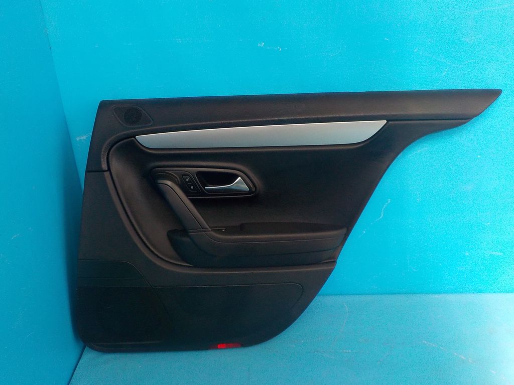 кожаные обшивки двери пассат б4. обшивка двери передней правой для vw passat cc. обшивка двери пассат сс. дверные карты passat b5. карты дверей passat b7.