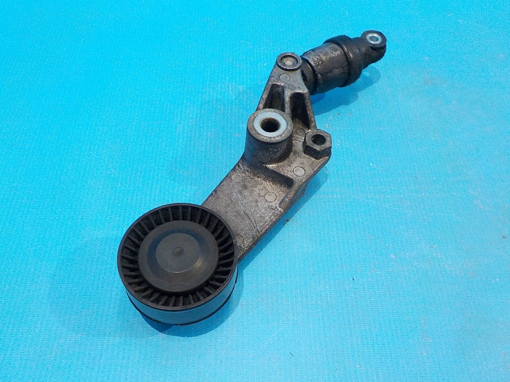 Toyota avensis 2007 натяжитель ремня. 4. тойота камри 40 натяжной ролик. натяжитель ремня тойота матрикс. натяжитель ремня рав 4 2.