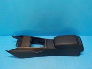 Подлокотник с центральной консолью