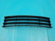 Решетка переднего бампера центральная