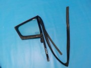 Стекло двери задней правой (форточка)