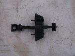 6861005040 Ограничитель передней двери TOYOTA Avensis (T25) 2003-2008