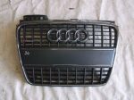 8E0853651M3FZ Решетка радиатора Audi A4 (B7) 2005-2007