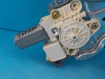 69810-05050 Стеклоподъемник передний правый TOYOTA Avensis (T25) 2003-2008