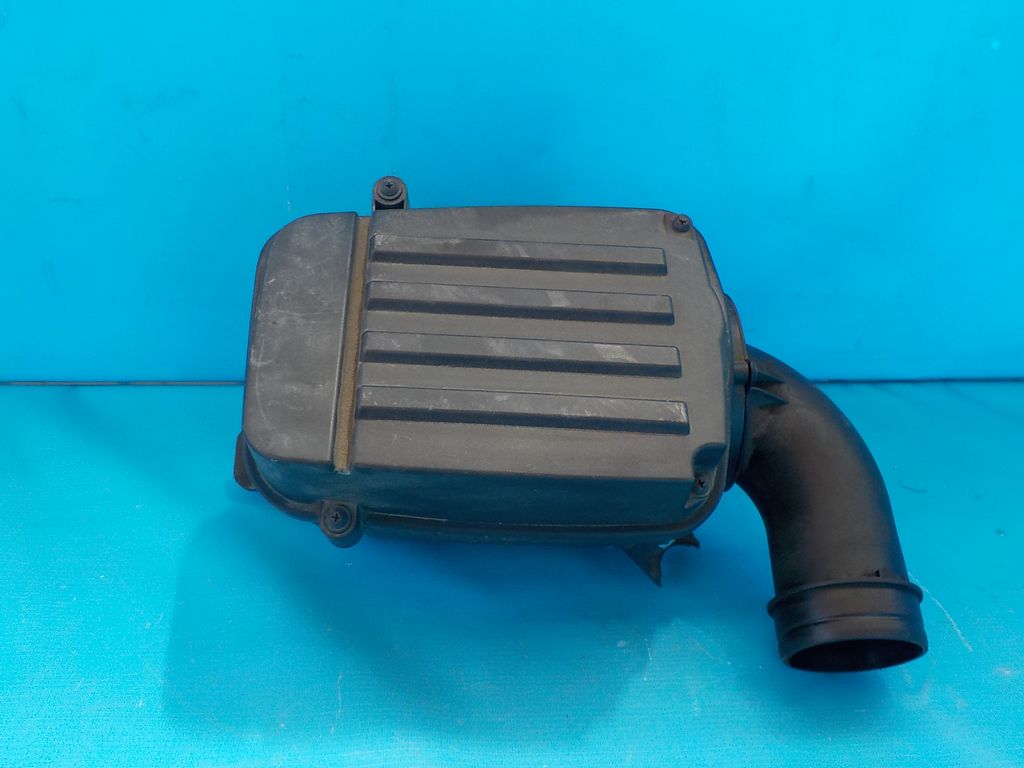 5C0129607 Корпус воздушного фильтра VOLKSWAGEN Jetta 6 2011-2018 купить на  — Delfinparts.ru