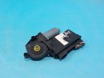 7L0959702N Моторчик стеклоподъёмника передний правый VOLKSWAGEN Touareg 2002-2010