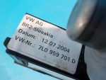 7L0959702N Моторчик стеклоподъёмника передний правый VOLKSWAGEN Touareg 2002-2010