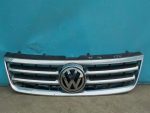 7L6853651A Решетка радиатора VOLKSWAGEN Touareg 2002-2010