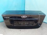 1353382 Крышка багажника Ford Focus II 2005-2011