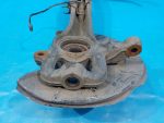 7L0407258A Поворотный кулак передний правый VOLKSWAGEN Touareg 2002-2010