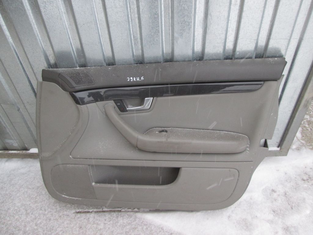 8E1867104AP Обшивка двери передняя правая Audi A4 (B6) 2000-2004