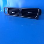 8R1820951 Дефлектор воздушный центральный Audi Q5 (8R) 2008-2017