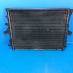 7L0121253 Радиатор охлаждения двигателя VOLKSWAGEN Touareg 2002-2010
