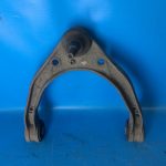 7L0407021B Рычаг передний верхний VOLKSWAGEN Touareg 2002-2010
