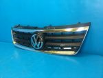7L6853653 Решетка радиатора VOLKSWAGEN Touareg 2002-2010