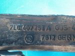 7L0407258A Поворотный кулак передний правый VOLKSWAGEN Touareg 2002-2010