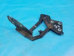 7L6823301A Петля капота левая VOLKSWAGEN Touareg 2002-2010
