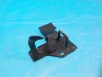 4L0823480 Крюк замка капота Audi Q7 (4L) 2005-2015