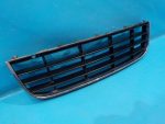 1K0853677C Решетка переднего бампера центральная VOLKSWAGEN Jetta 5 2005-2011