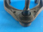 7L0407047 Рычаг передний верхний VOLKSWAGEN Touareg 2002-2010