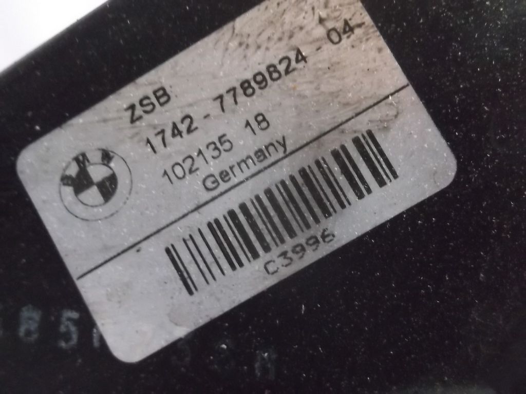17427801657 Диффузор радиатора в сборе BMW 5 серия E60/E61 2003-2009