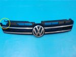 7P6853651A Решетка радиатора Volkswagen Touareg NF VOLKSWAGEN Touareg 2010-