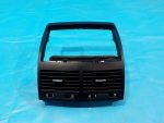 7L6819727AH3X1 Дефлектор воздушный центральный VOLKSWAGEN Touareg 2002-2010