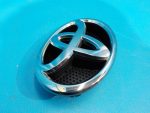 7531102140 Эмблема переднего бампера TOYOTA Auris (E15) 2006-2012