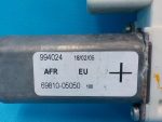 69810-05050 Стеклоподъемник передний правый TOYOTA Avensis (T25) 2003-2008