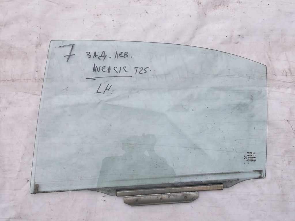 6810405100 Стекло двери задней левой TOYOTA Avensis (T250) 2003-2008