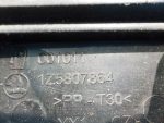 1Z5807864 Кронштейн заднего бампера правый SKODA Octavia A5 (1Z) 2004-2013