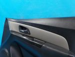 96957316 Обшивка двери передней правой Chevrolet Cruze 2009-2016