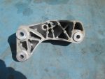 13248573 Кронштейн КПП левый Chevrolet Cruze 2009-2016