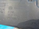 3C0121284B Дефлектор радиатора правый VOLKSWAGEN Passat B6 2005-2009