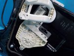 CUH500101 Стеклоподъемник передний правый LAND ROVER Discovery 3 2004-2009