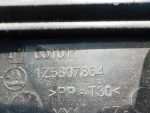 1Z5807864 Кронштейн заднего бампера правый SKODA Octavia A5 (1Z) 2004-2013