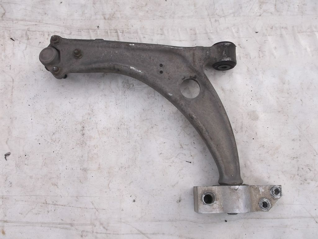 3C0407151G Рычаг передний VOLKSWAGEN Passat B6 2005-2009 3C0407151G Рычаг передний VOLKSWAGEN Passat B6 2005-2009