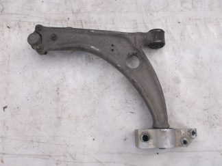 Рычаг передний