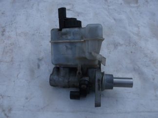 Цилиндр тормозной главный