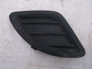 Решетка переднего бампера правая