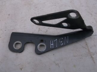 Петля капота левая