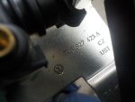 7L6827425A Доводчик двери багажника VOLKSWAGEN Touareg 1 (7L) 2002-2010