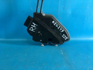 Замок двери задней правой