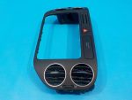 5M0858069NVAL Рамка магнитолы VOLKSWAGEN Golf 5 Plus 2005–2014