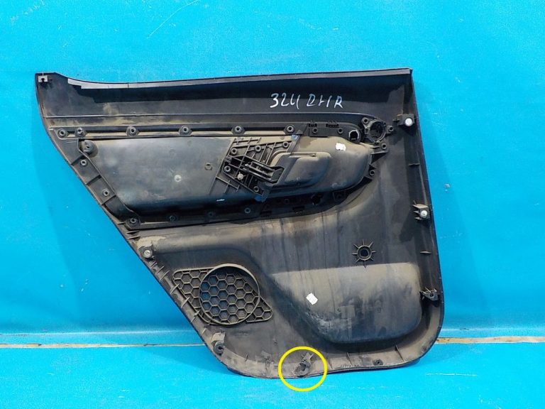 5J6867212CH Обшивка двери задней правой SKODA Fabia 2007-2015 5J6867212CH Обшивка двери задней правой SKODA Fabia 2007-2015