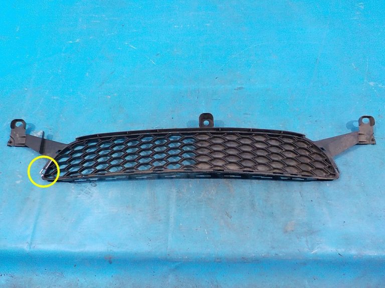 531120H040 Решетка переднего бампера центральная TOYOTA Aygo 2005-2014 531120H040 Решетка переднего бампера центральная TOYOTA Aygo 2005-2014