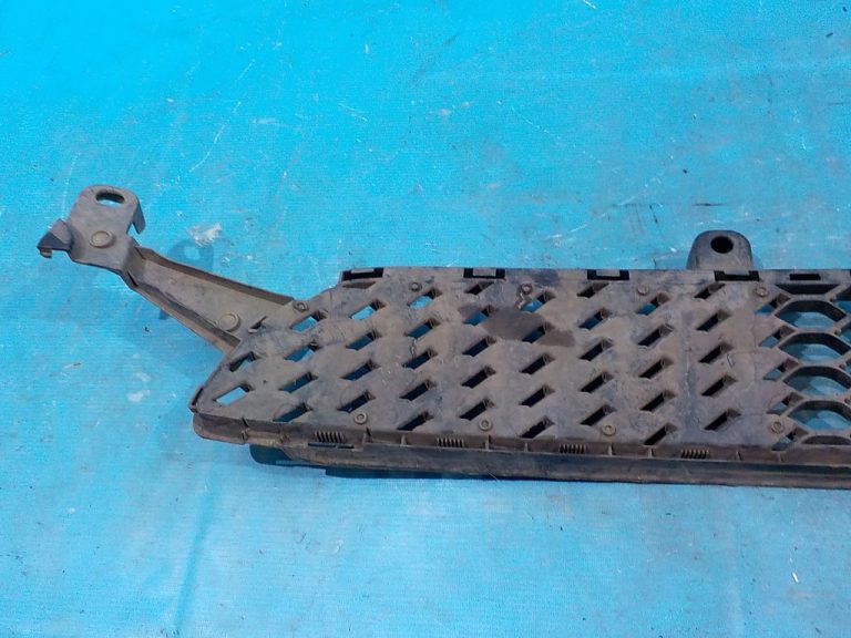 531120H040 Решетка переднего бампера центральная TOYOTA Aygo 2005-2014 531120H040 Решетка переднего бампера центральная TOYOTA Aygo 2005-2014