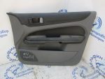 1677689 Обшивка двери передней правой Ford Focus 2 2005-2011