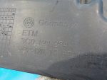 3C0121284B Дефлектор радиатора правый VOLKSWAGEN Passat B6 2005-2009